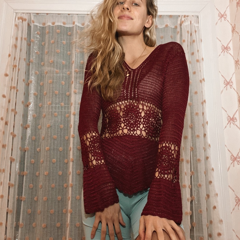 BCBG maroon beautiful crochet long sleeve